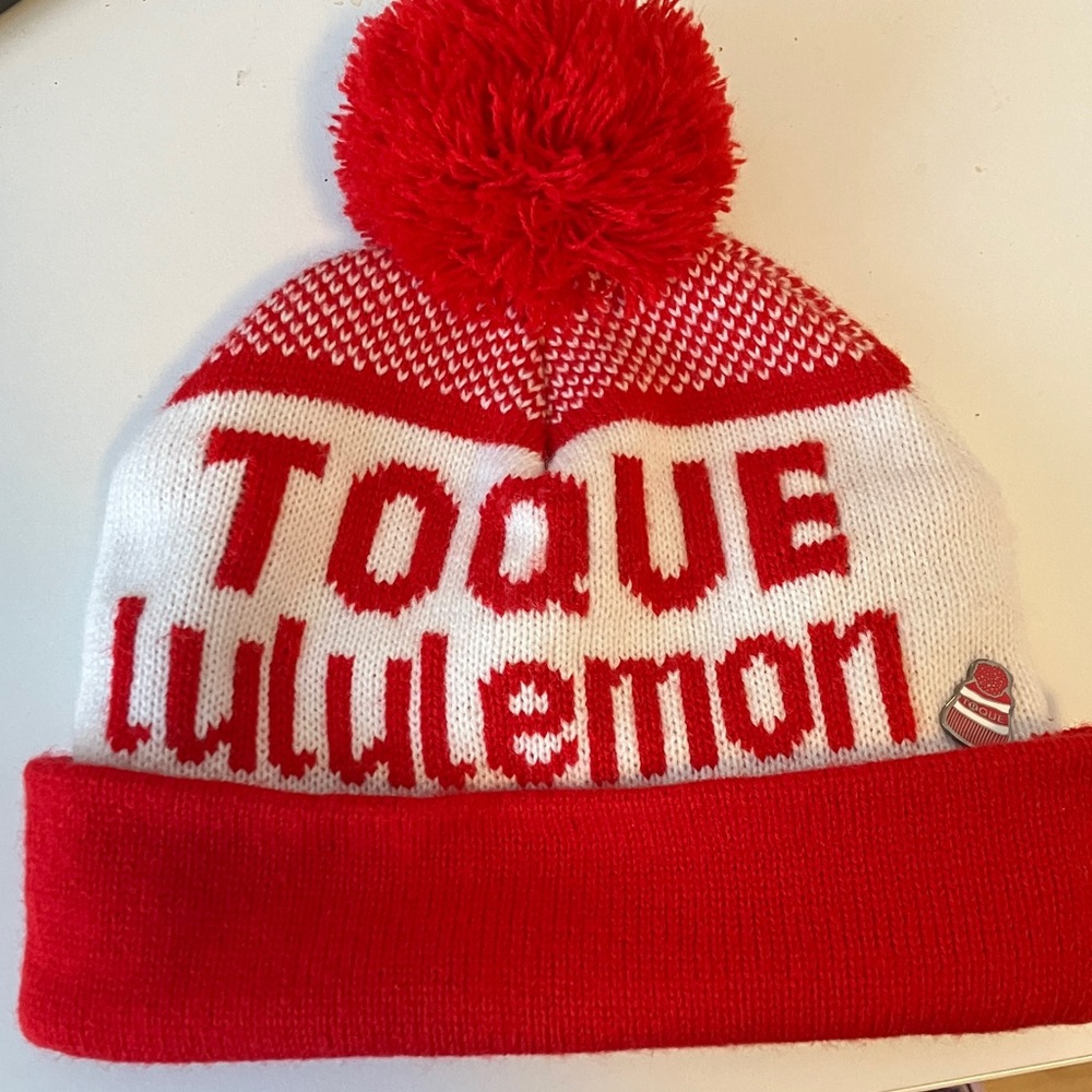 lululemon athletica Iconic Red & White Toque with Pom - With The Pin! Like New